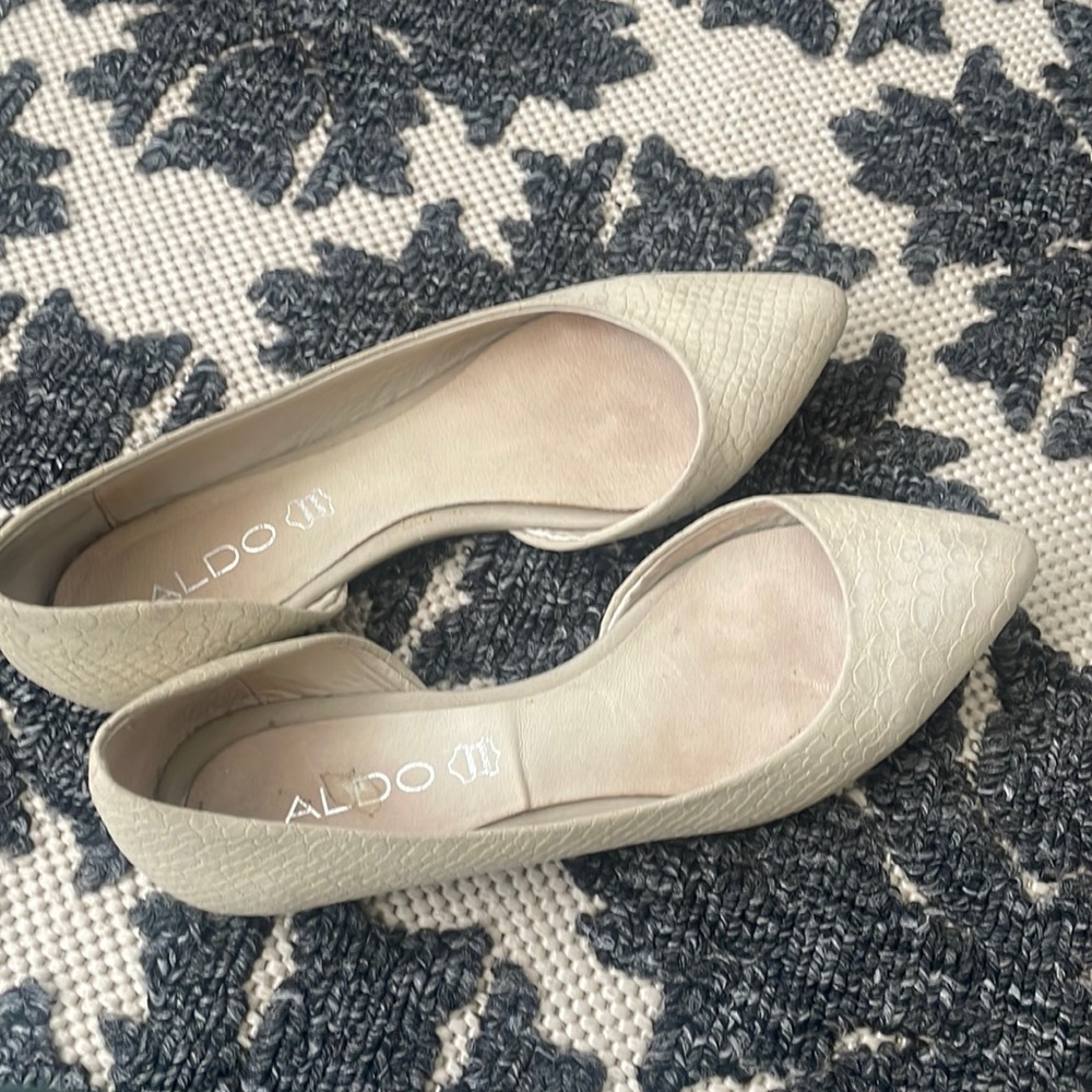 Aldo cream/beige flats